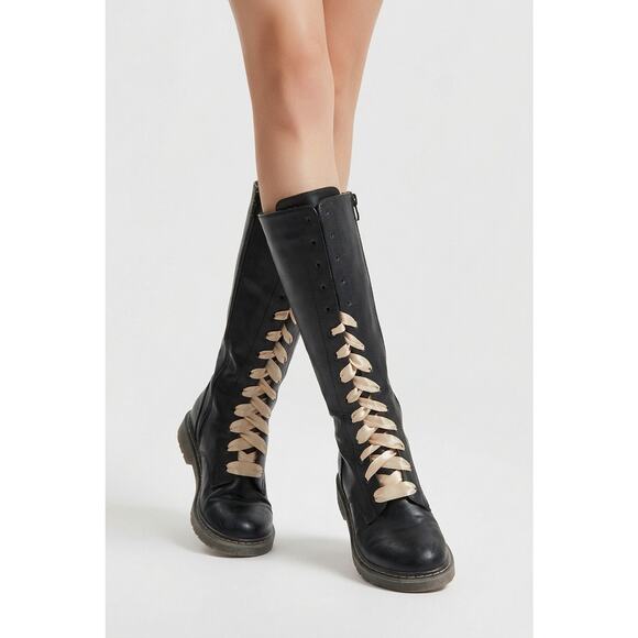 Steve Madden Shoes - Steve Madden Black Lace Up Combat Boots With Satin Laces